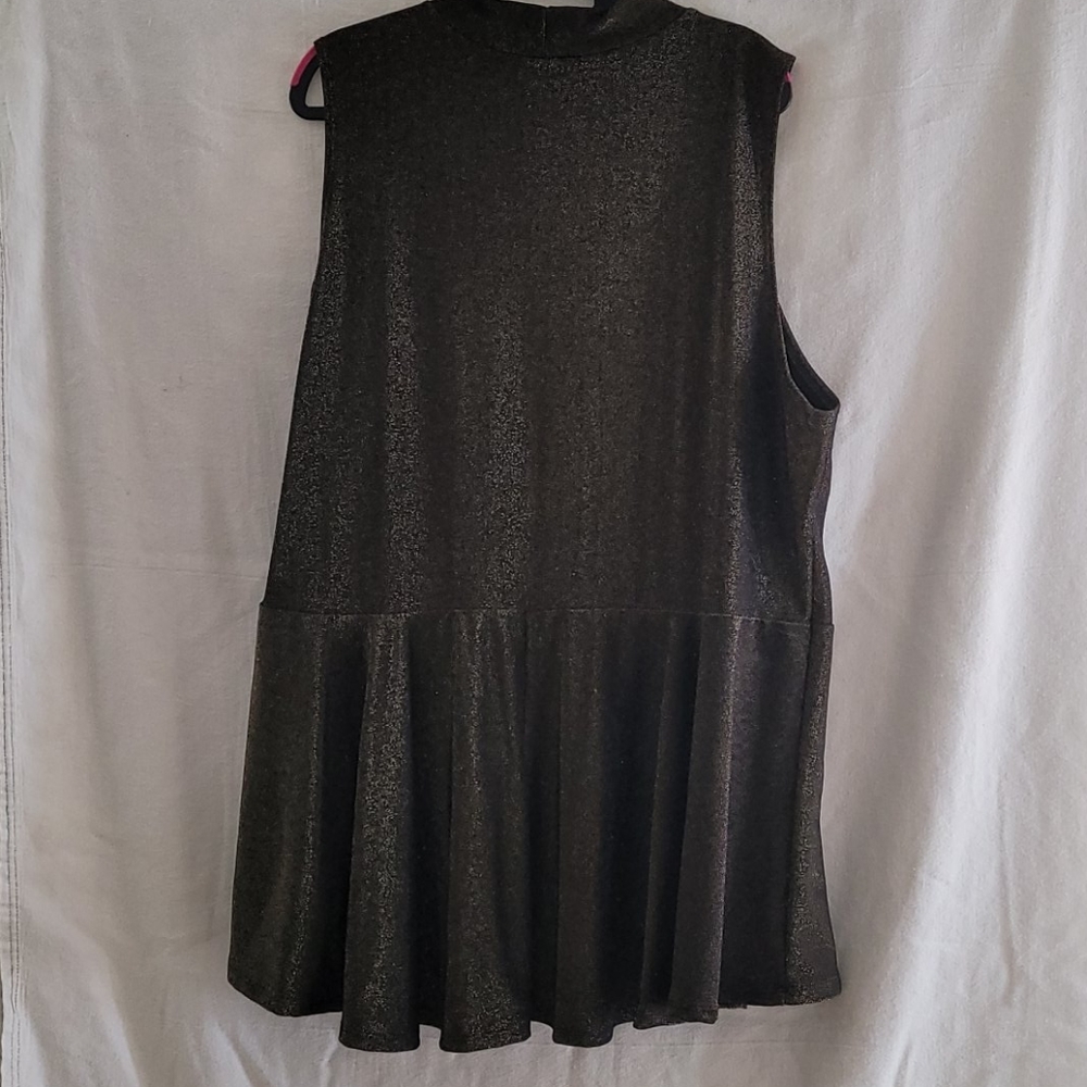 Tunic - Picture 3 of 4